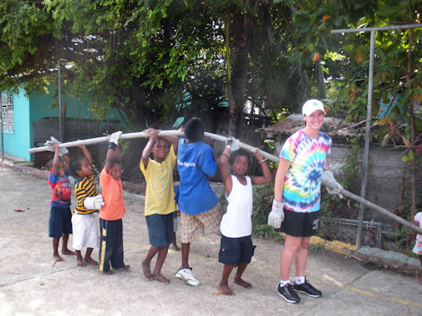 Vacations Magazine: Volunteer Vacation in Belize