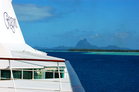 Vacations Magazine: Sail the Enchanting South Pacific